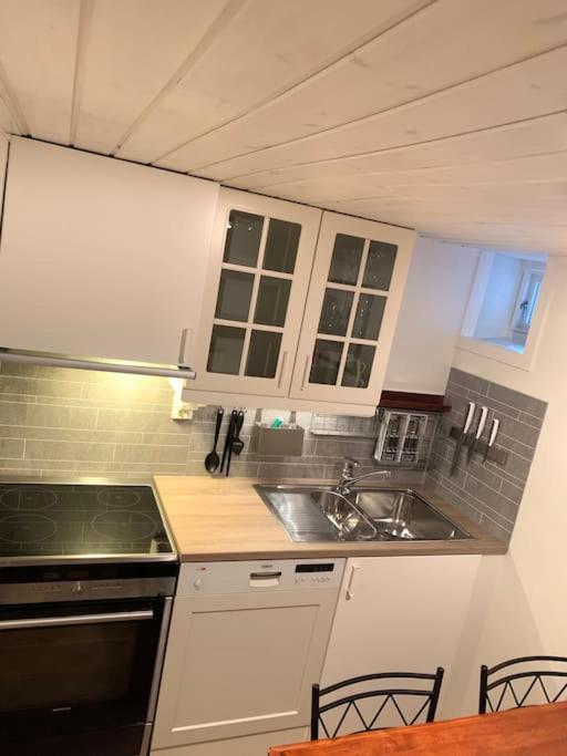 Apartment Quiet, Centrally-located Apartment, Parking Included